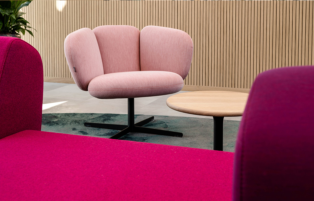 BrasEasyChair_2C_1018x652px.jpg